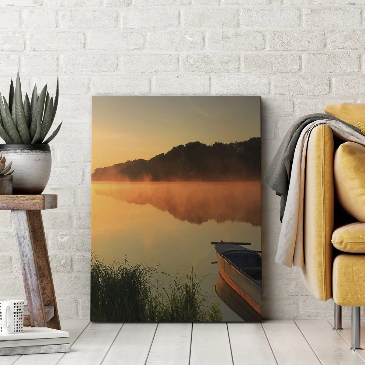 Impression sur toile - Image sur toile - Brouillard matinal sur la rivière avec un bateau sous les rayons du soleil - 50x70cm - Lever du soleil sur l'eau comme un miroir - Décoration murale moderne pour le salon et la chambre ARTTOR