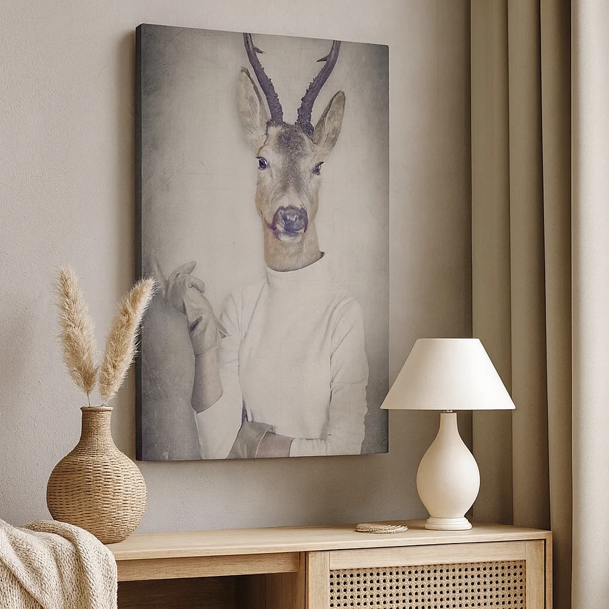 Impression sur toile - Image sur toile - Un triptyque avec des figures animales en vêtements humains sur un fond artistique - 50x70cm - Laissons parler les gestes - Décoration murale moderne pour le salon et la chambre ARTTOR