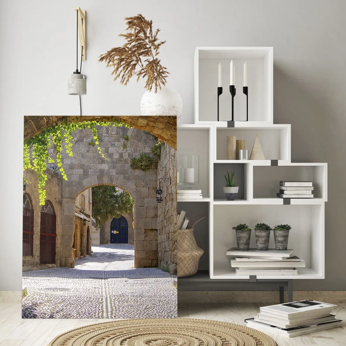 Impression sur verre - Image sur verre - Une rue en pierre avec des arches et des vignes au soleil - 50x70cm - Le cortège apparaîtra bientôt - Décoration murale moderne pour le salon et la chambre ARTTOR