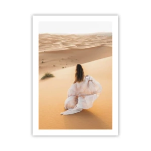 Affiche - Poster - Une femme en robe fluide dans le désert - 50x70cm - Evasion vers la liberté - Décoration murale moderne pour le salon et la chambre ARTTOR