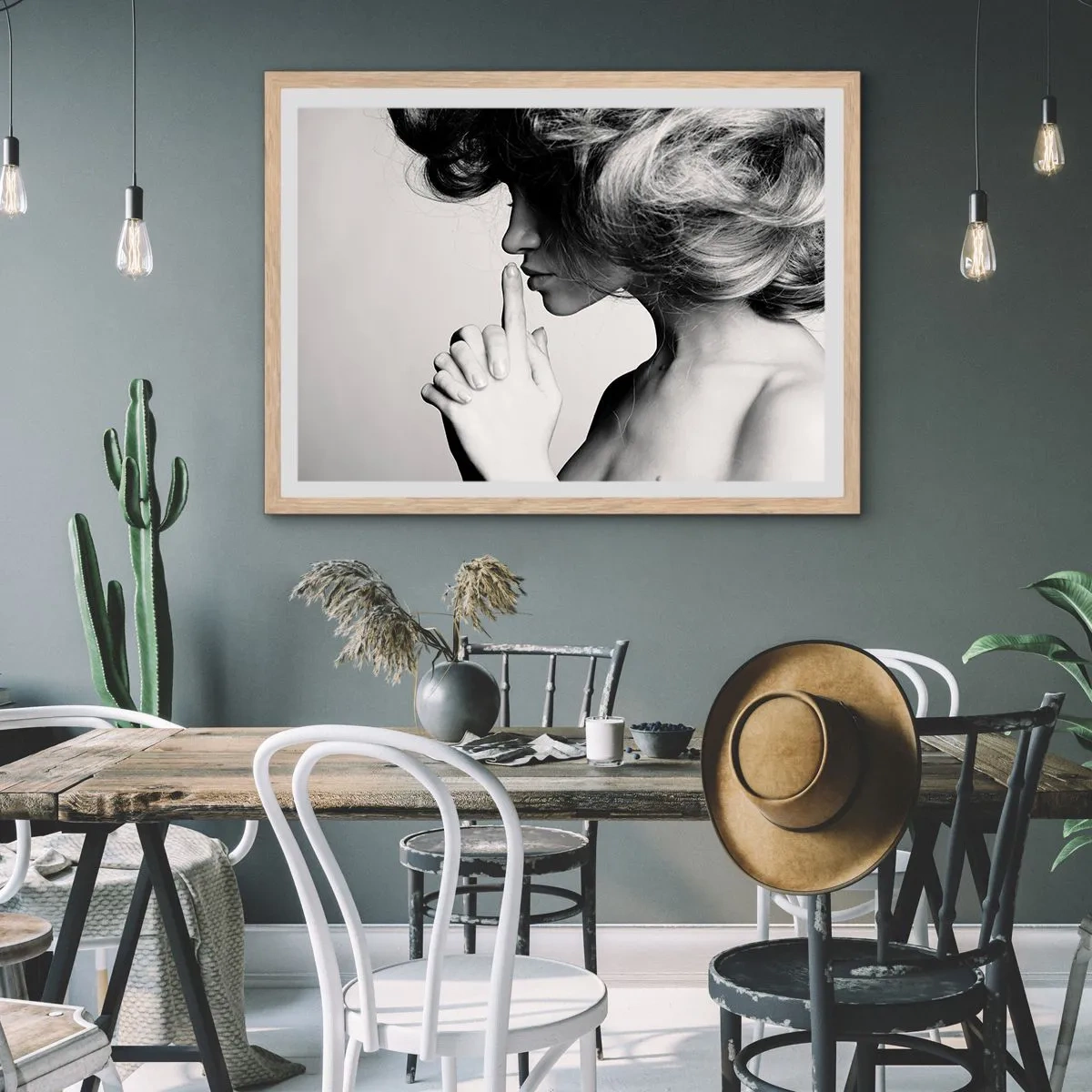 Affiche dans un chêne clair - Poster - A l'écoute d'elle-même - 40x30 cm