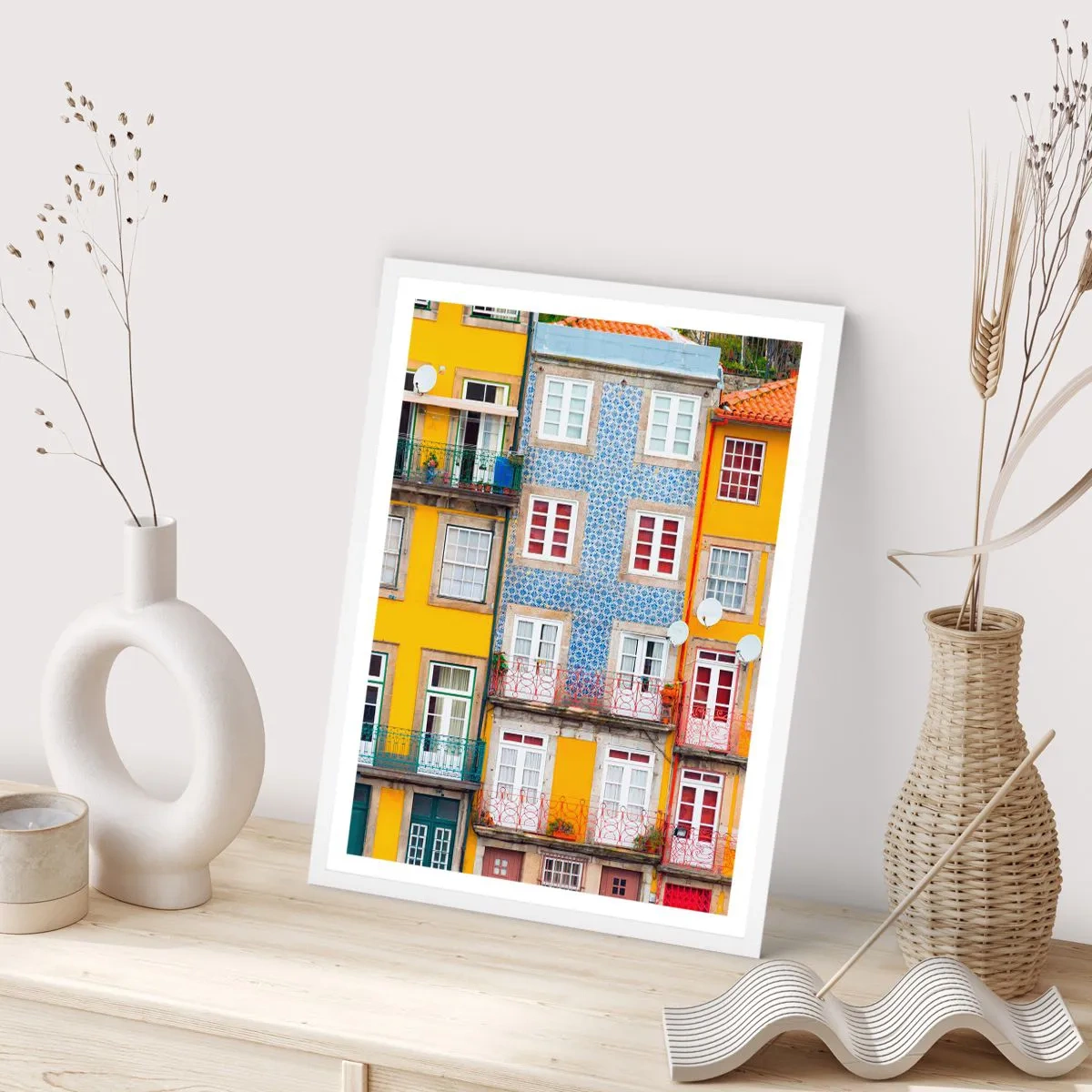 Affiche dans un cadre blanc - Poster - Couleurs de vieille ville - 70x100 cm