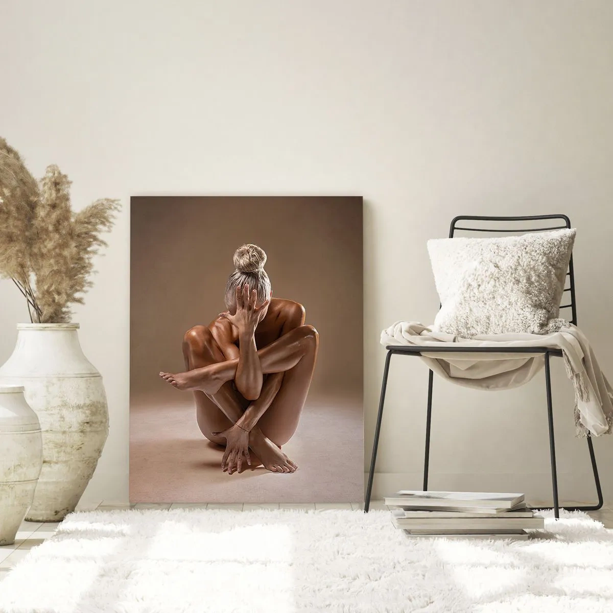 Impression sur verre - Image sur verre - Une femme sensuelle dans une pose artistique sur un fond d'ombre. - 50x70cm - Unité du corps et de l'âme - Décoration murale moderne pour le salon et la chambre ARTTOR