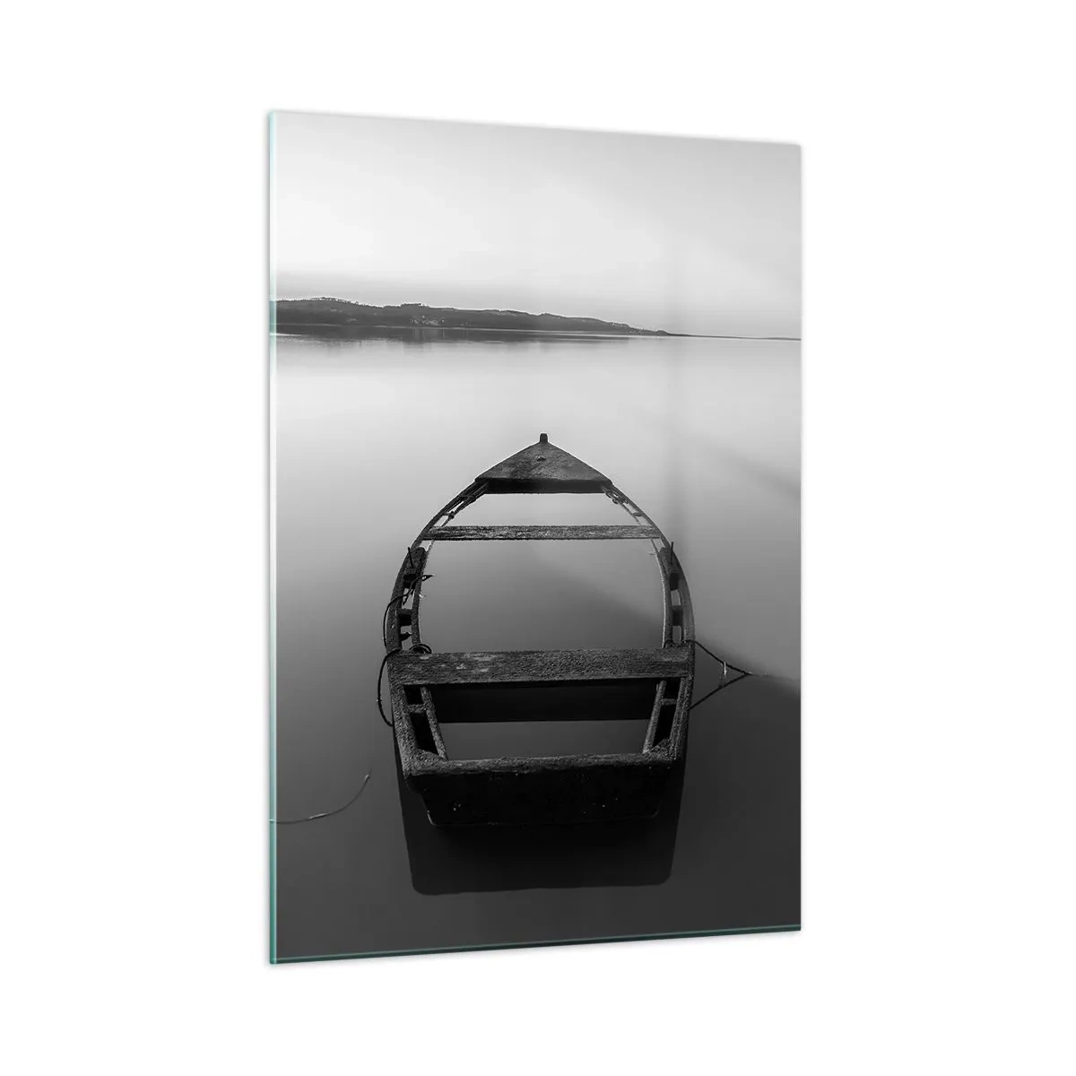 Impression sur verre - Image sur verre - Un vieux bateau sur une surface d'eau calme en noir et blanc - 50x70cm - Nostalgie et mélancolie - Décoration murale moderne pour le salon et la chambre ARTTOR