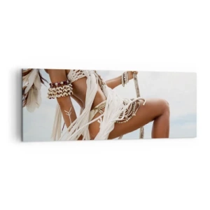 Impression sur toile - Image sur toile - Figure d'une femme portant des ornements et des vêtements ethniques sur fond de paysage tropical. - 140x50cm - Prêtresse du soleil - Décoration murale moderne pour le salon et la chambre ARTTOR