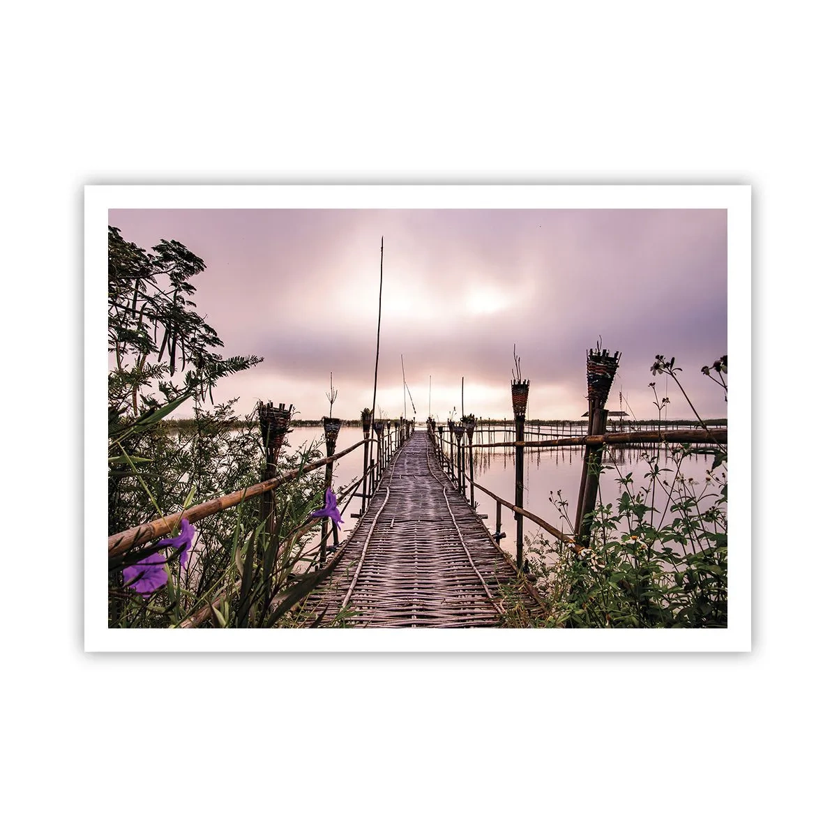 Affiche - Poster - Pont de bambou sur l'eau à l'aube - 100x70cm - Le silence et le calme d'Asie - Décoration murale moderne pour le salon et la chambre ARTTOR