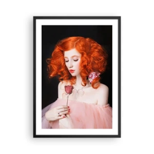 Affiche dans un cadre noir - Poster - Portrait d'une femme rousse avec une rose sur fond noir - 50x70cm - De style baroque - Décoration murale moderne pour le salon et la chambre ARTTOR