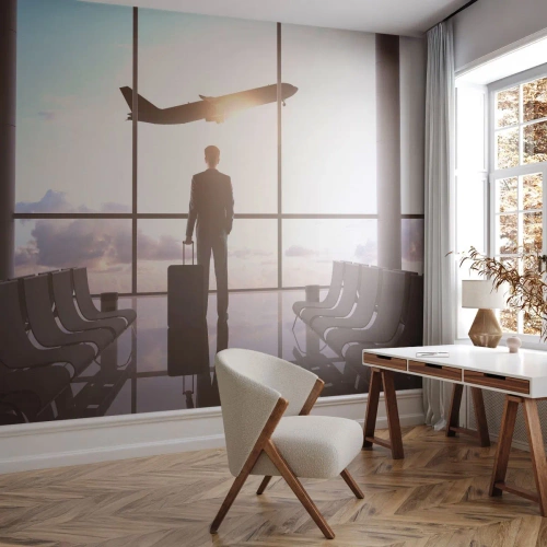 Papier Peint Photo Premium Canvas - Homme d'affaires à l'aéroport avec un avion en arrière-plan - 100x70cm - Vous avez le temps, ralentissez - Décoration murale moderne pour le salon et la chambre ARTTOR
