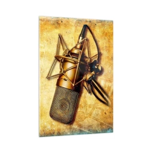 Impression sur verre - Image sur verre - Un microphone de studio doré sur un fond vintage aux tons chauds. - 80x120cm - Les années d'or de la radio - Décoration murale moderne pour le salon et la chambre ARTTOR