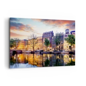 Impression sur toile - Image sur toile - Canal avec reflet des immeubles d'habitation dans la lumière du soir - 120x80cm - Beauté hollandaise sobre et sereine - Décoration murale moderne pour le salon et la chambre ARTTOR