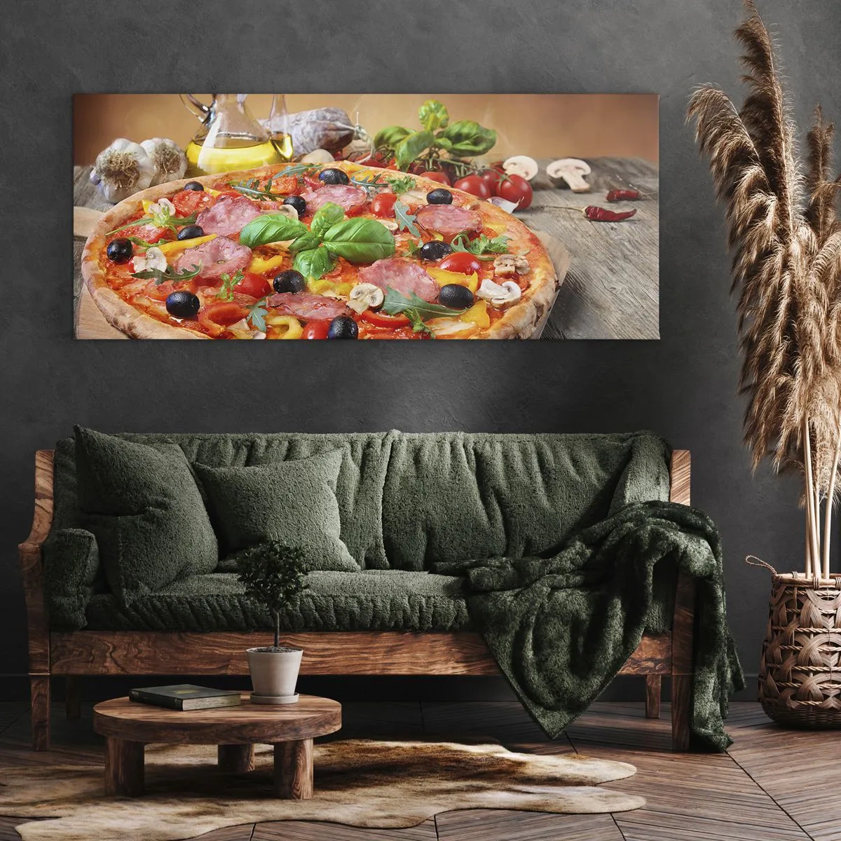 Impression sur toile - Image sur toile - Pizza appétissante sur une table en bois avec garnitures - 160x50cm - Avec une vraie saveur italienne - Décoration murale moderne pour le salon et la chambre ARTTOR