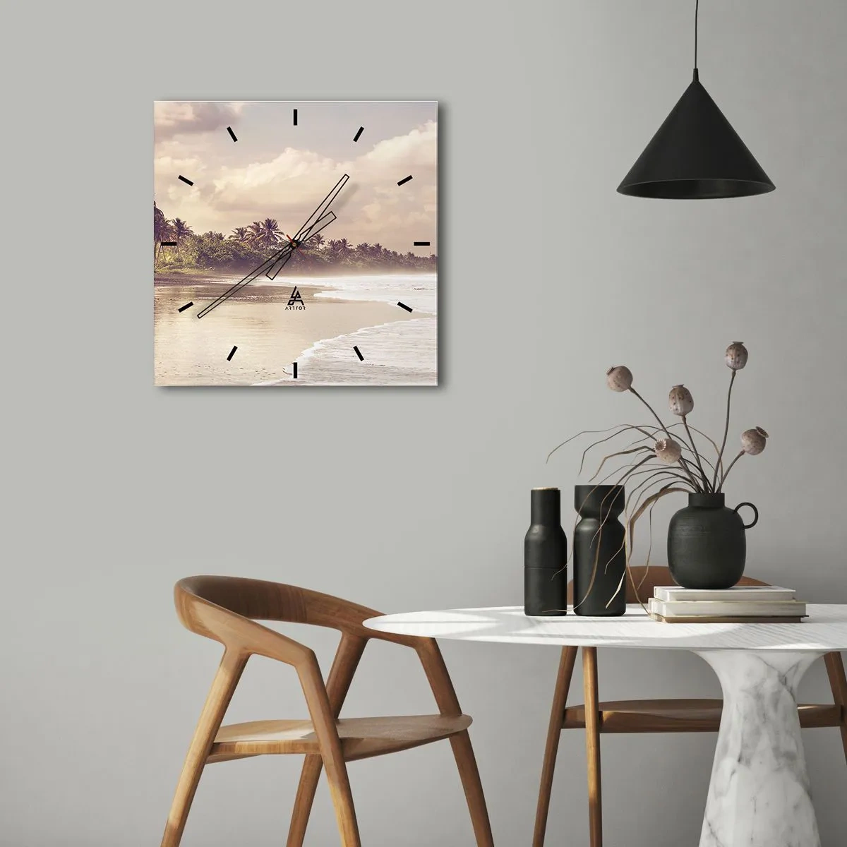 Horloge murale - Pendule murale - Une plage avec des palmiers et des vagues douces le matin - 30x30cm - La caresse des vagues - Décoration murale moderne pour le salon et la chambre ARTTOR
