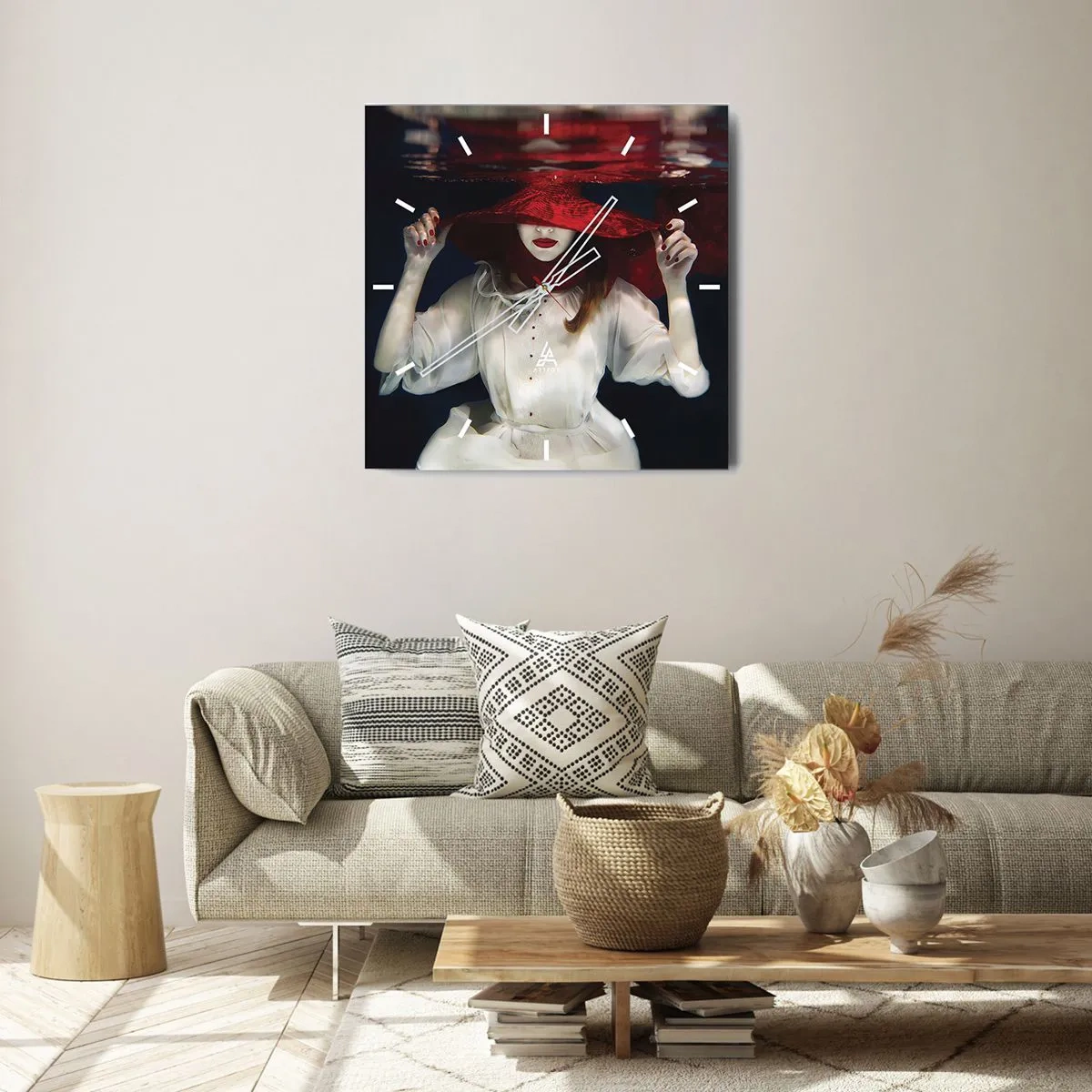 Horloge murale - Pendule murale - Femme mystérieuse - 40x40 cm