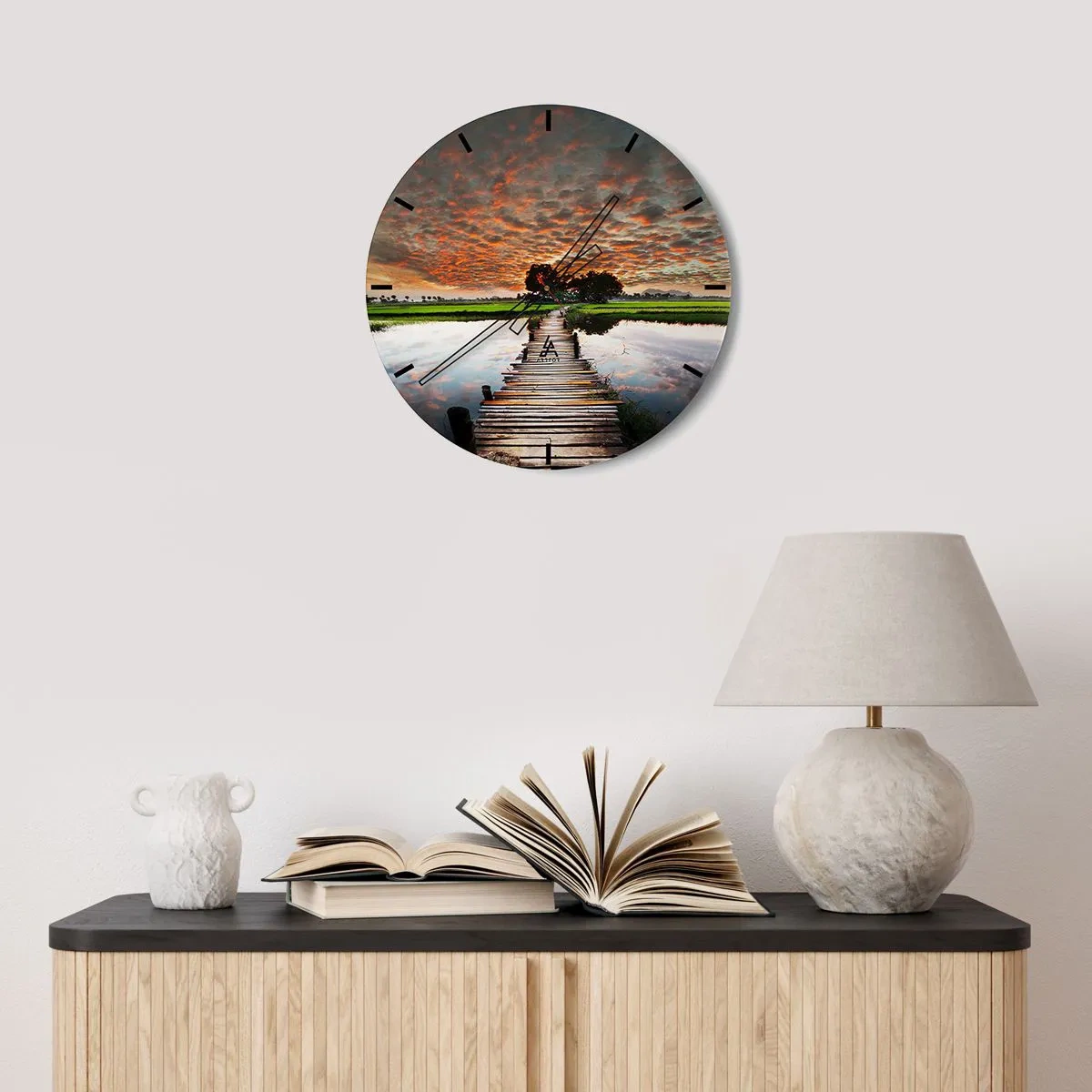 Horloge murale - Pendule murale - La jetée avec en toile de fond un coucher de soleil pittoresque - 30x30cm - Étendez vos bras - respirez - Décoration murale moderne pour le salon, la cuisine et la chambre ARTTOR