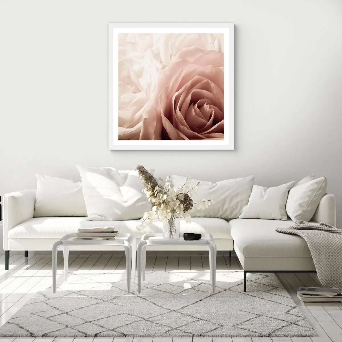 Affiche dans un cadre blanc - Poster - Au coeur d'ue la rose - 60x60 cm