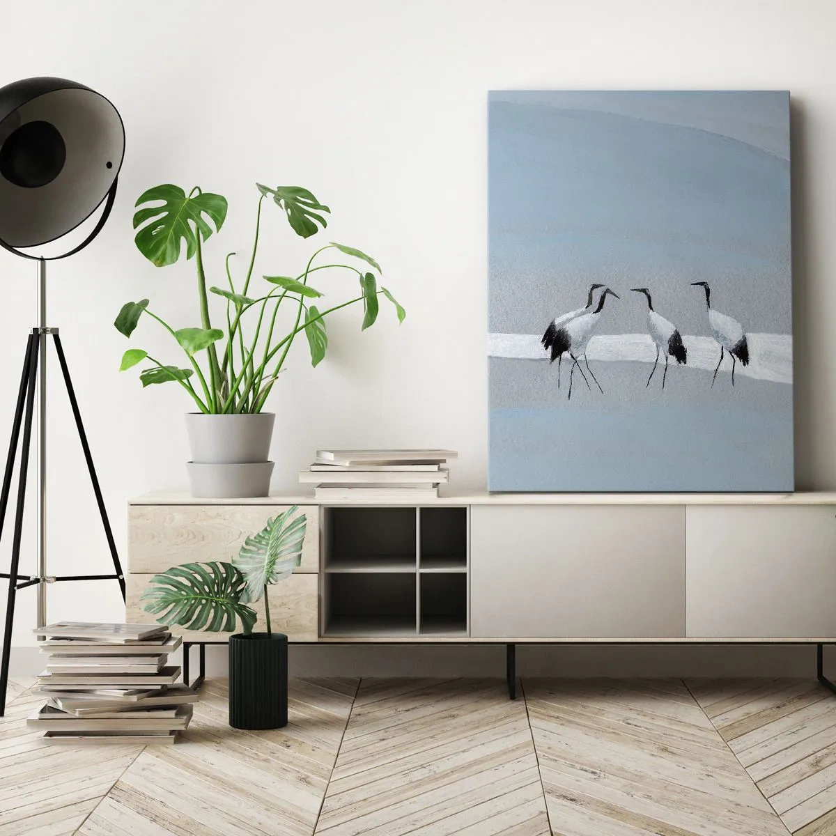 Impression sur toile - Image sur toile - Un groupe de grues contre un ciel bleu et le soleil levant - 50x70cm - Après une chaude journée - Décoration murale moderne pour le salon et la chambre ARTTOR