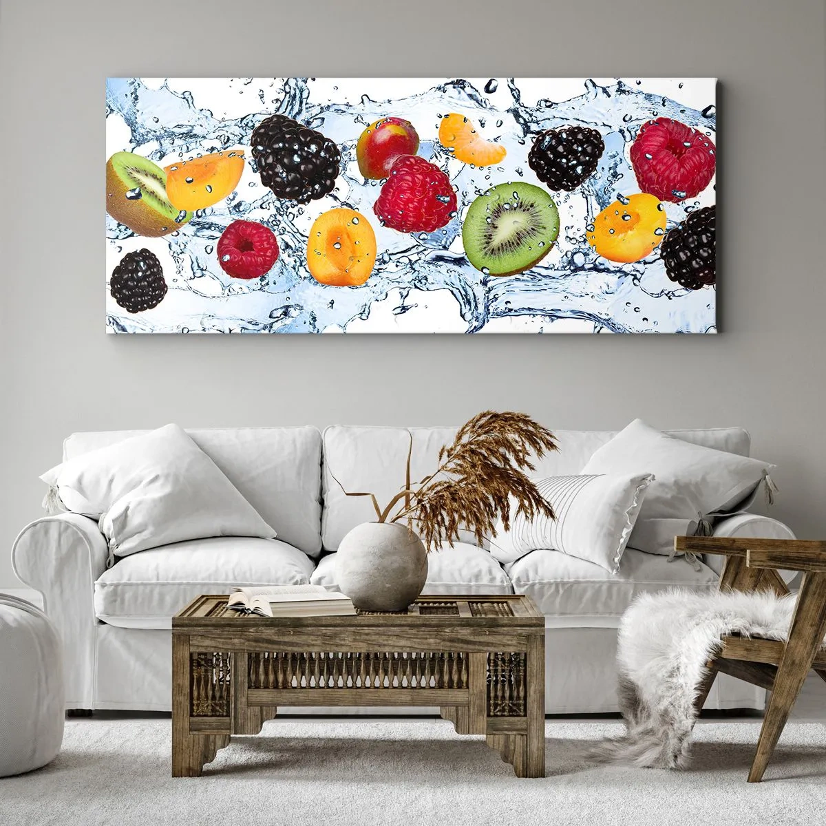 Impression sur toile - Image sur toile - Fruits colorés immergés dans des éclaboussures d'eau sur un fond blanc - 140x50cm - Amusez-vous avec nous - Décoration murale moderne pour le salon et la chambre ARTTOR