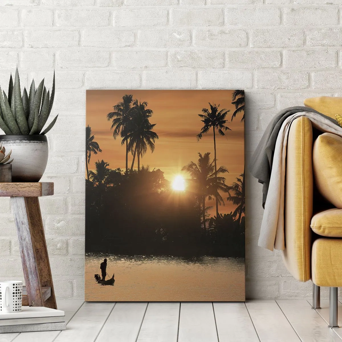 Impression sur toile - Image sur toile - Coucher de soleil sur les palmiers et un lac calme avec un bateau - 50x70cm - Il est temps de se détendre - Décoration murale moderne pour le salon et la chambre ARTTOR