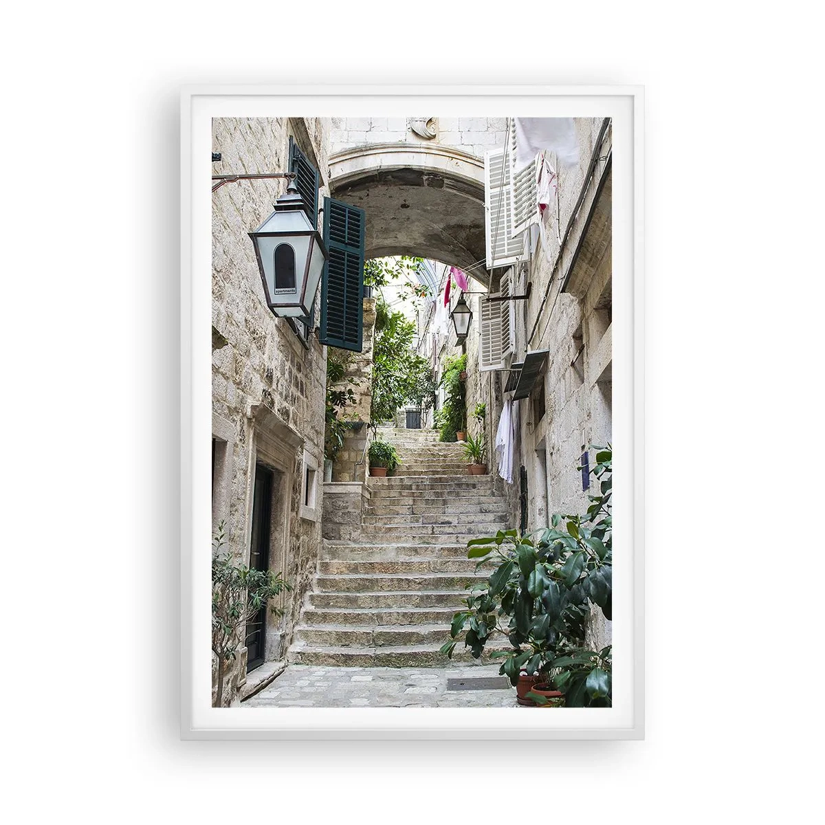 Affiche dans un cadre blanc - Poster - Une charmante ruelle - 70x100 cm