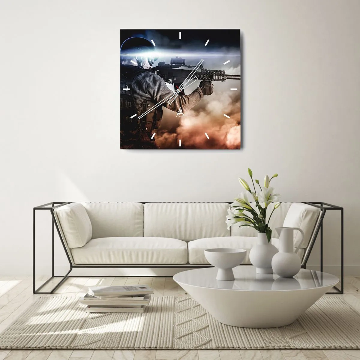 Horloge murale - Pendule murale - Un soldat en action avec un fusil sur fond de nuages et de lumière. - 30x30cm - Tout simplement un héros - Décoration murale moderne pour le salon et la chambre ARTTOR
