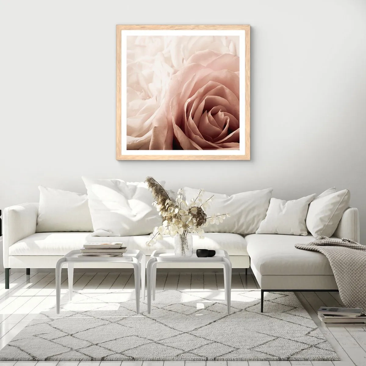 Affiche dans un chêne clair - Poster - Au coeur d'ue la rose - 60x60 cm