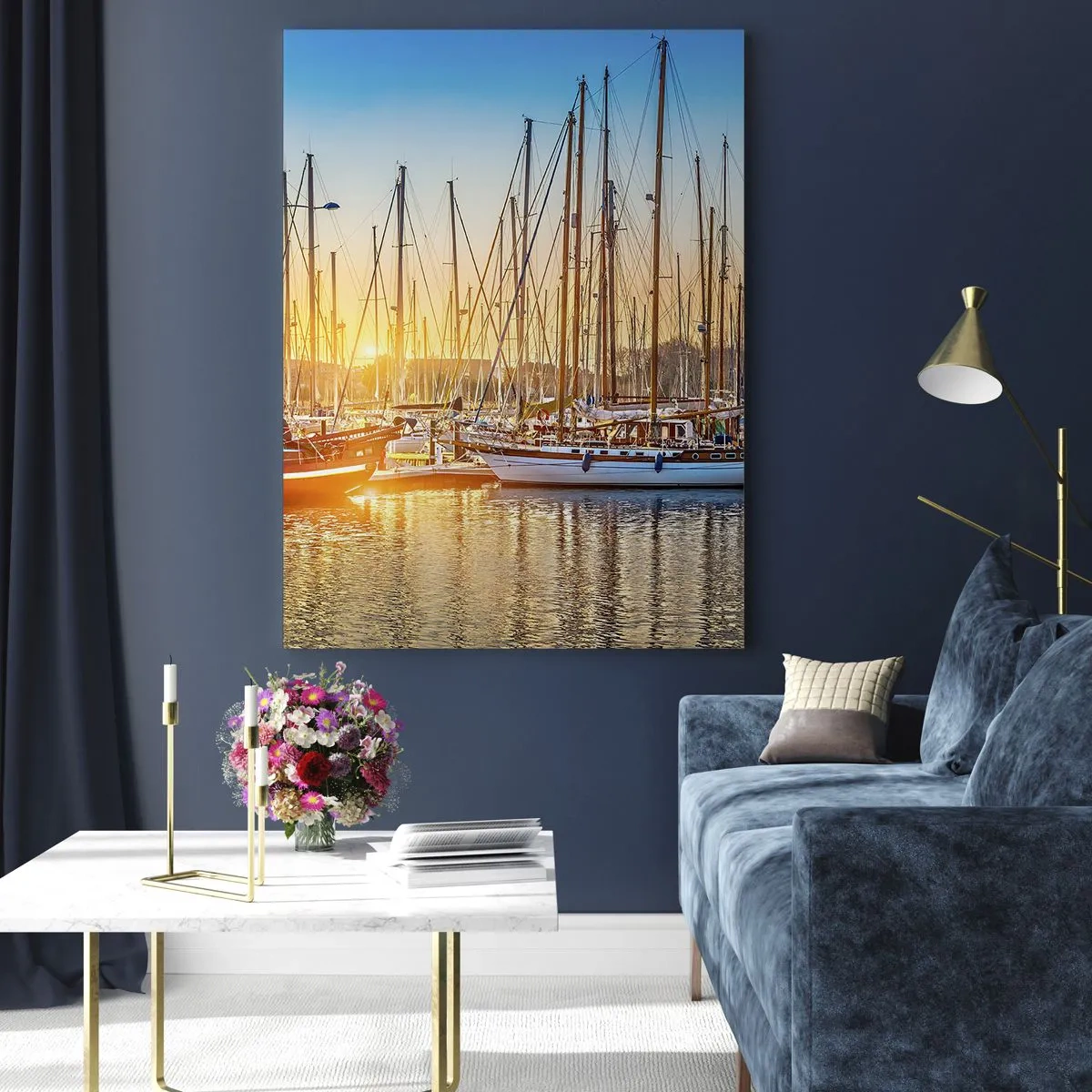 Impression sur verre - Image sur verre - Une marina pleine de voiliers à la lumière du soleil couchant - 50x70cm - Le vent aussi doit dormir - Décoration murale moderne pour le salon et la chambre ARTTOR
