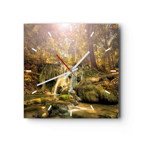 Horloge murale - Pendule murale - Une cascade forestière sous les rayons du soleil, entourée de verdure - 30x30cm - Cascade de forêt en vert - Décoration murale moderne pour le salon et la chambre ARTTOR