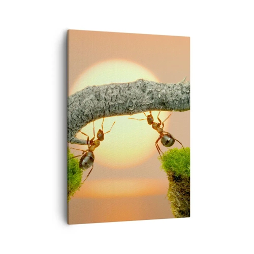Impression sur toile - Image sur toile - Des fourmis construisent un pont de branches sur fond de soleil couchant. - 50x70cm - La joie, travaille d'équipe - Décoration murale moderne pour le salon et la chambre ARTTOR