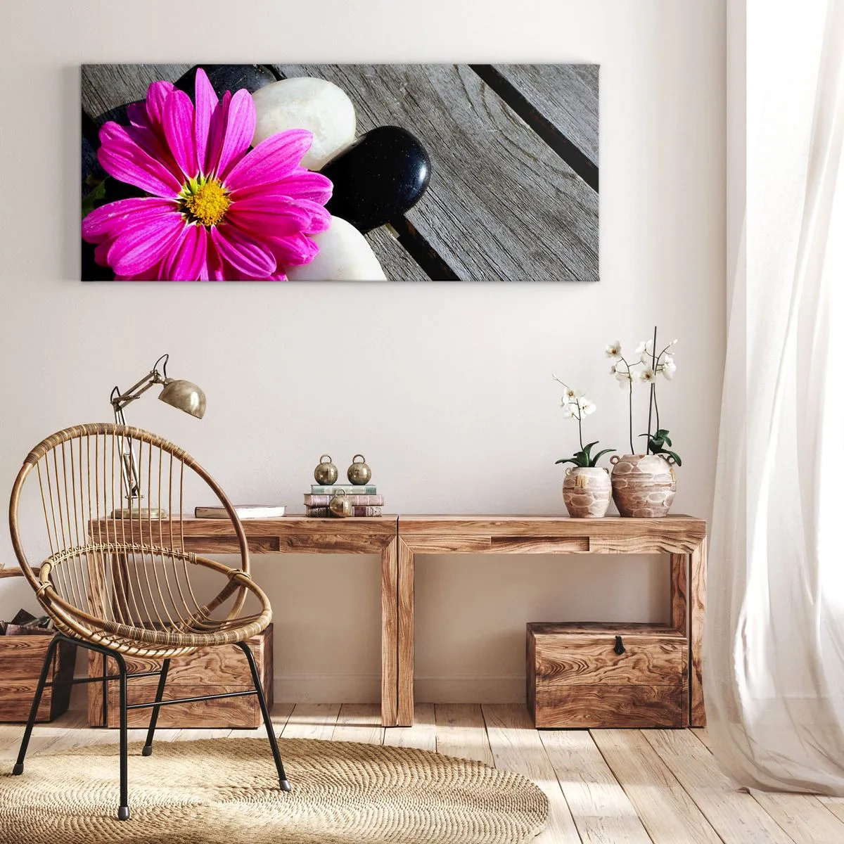 Impression sur toile - Image sur toile - Fleur rose sur un fond de planches de bois avec des pierres - 140x50cm - Repos sur la jetée - Décoration murale moderne pour le salon et la chambre ARTTOR