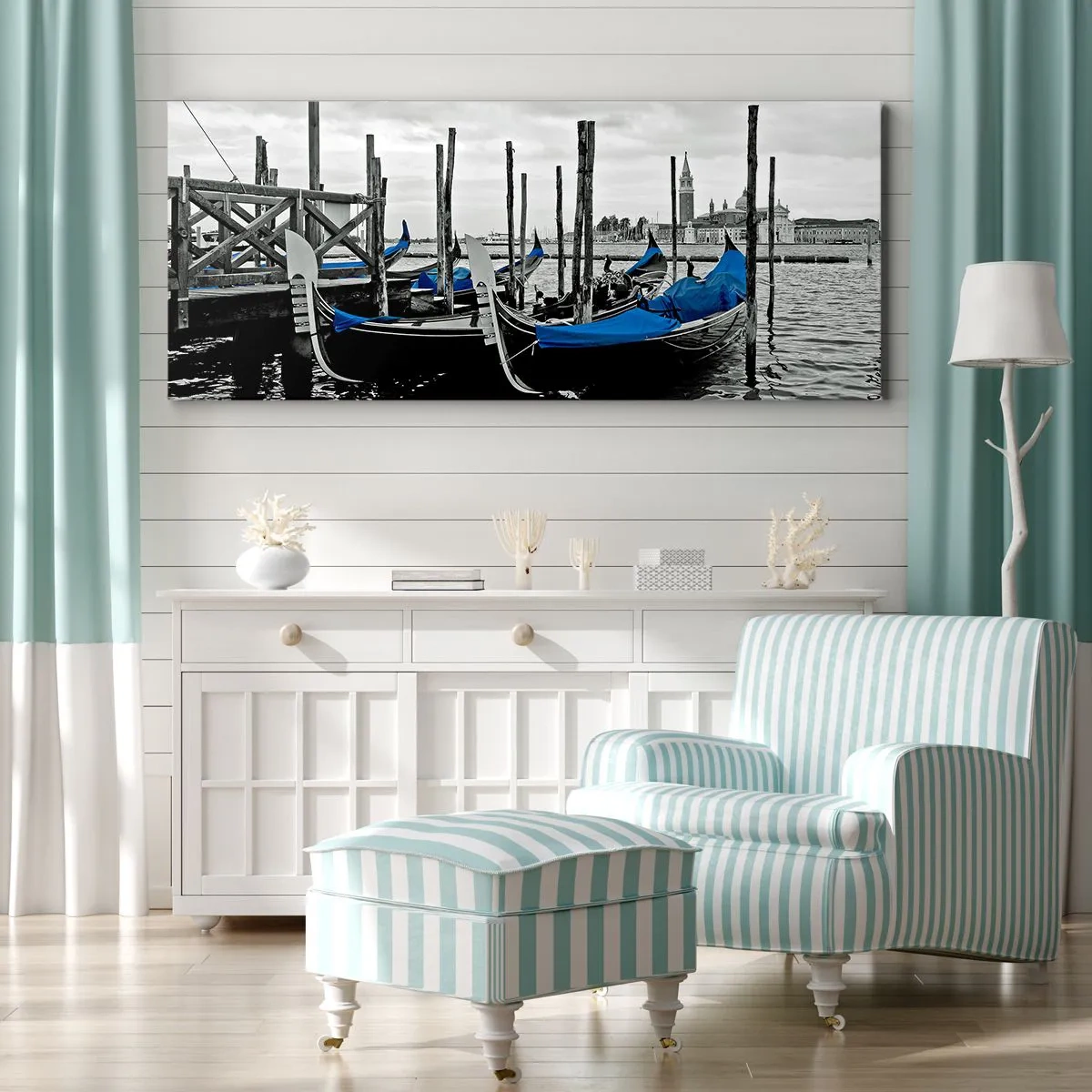 Impression sur toile - Image sur toile - Gondoles à Venise avec des couvertures bleues - 140x50cm - Venise pensive - Décoration murale moderne pour le salon et la chambre ARTTOR