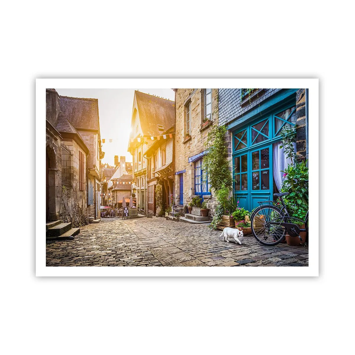 Affiche - Poster - Une charmante rue pavée au soleil - 100x70cm - Aux confins du monde - Décoration murale moderne pour le salon et la chambre ARTTOR