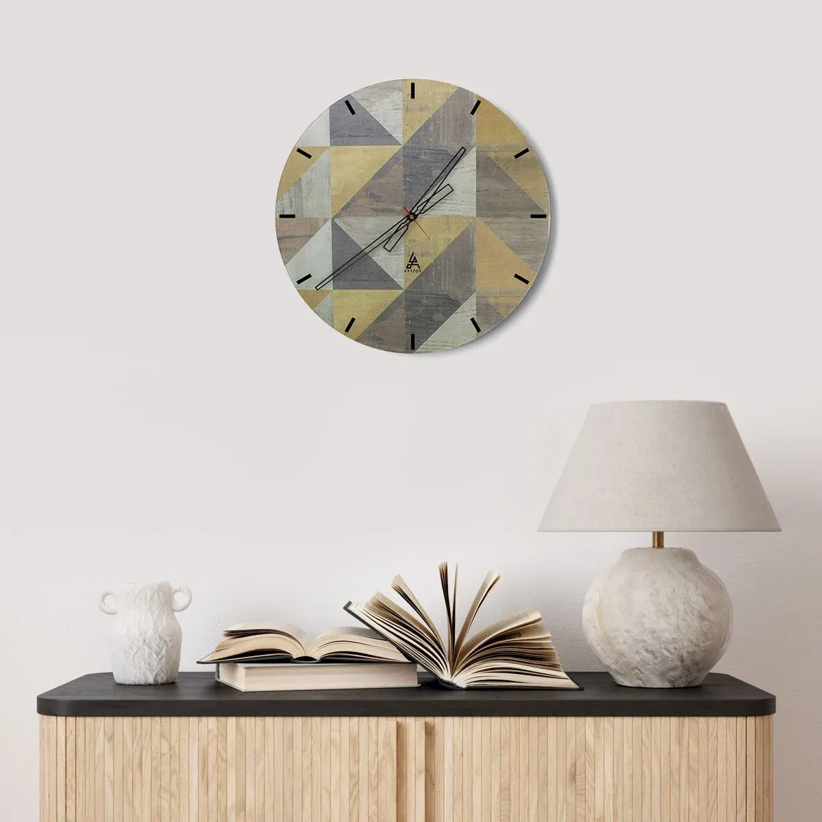 Horloge murale - Pendule murale - Motif géométrique de triangles dans les tons de gris et de beige - 30x30cm - Suivant l'angle du triangle - Décoration murale moderne pour le salon, la cuisine et la chambre ARTTOR