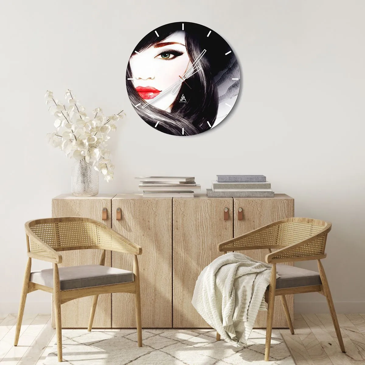 Horloge murale - Pendule murale - Portrait artistique d'une femme avec un œil de saphir - 30x30cm - Aspect saphir - Décoration murale moderne pour le salon, la cuisine et la chambre ARTTOR