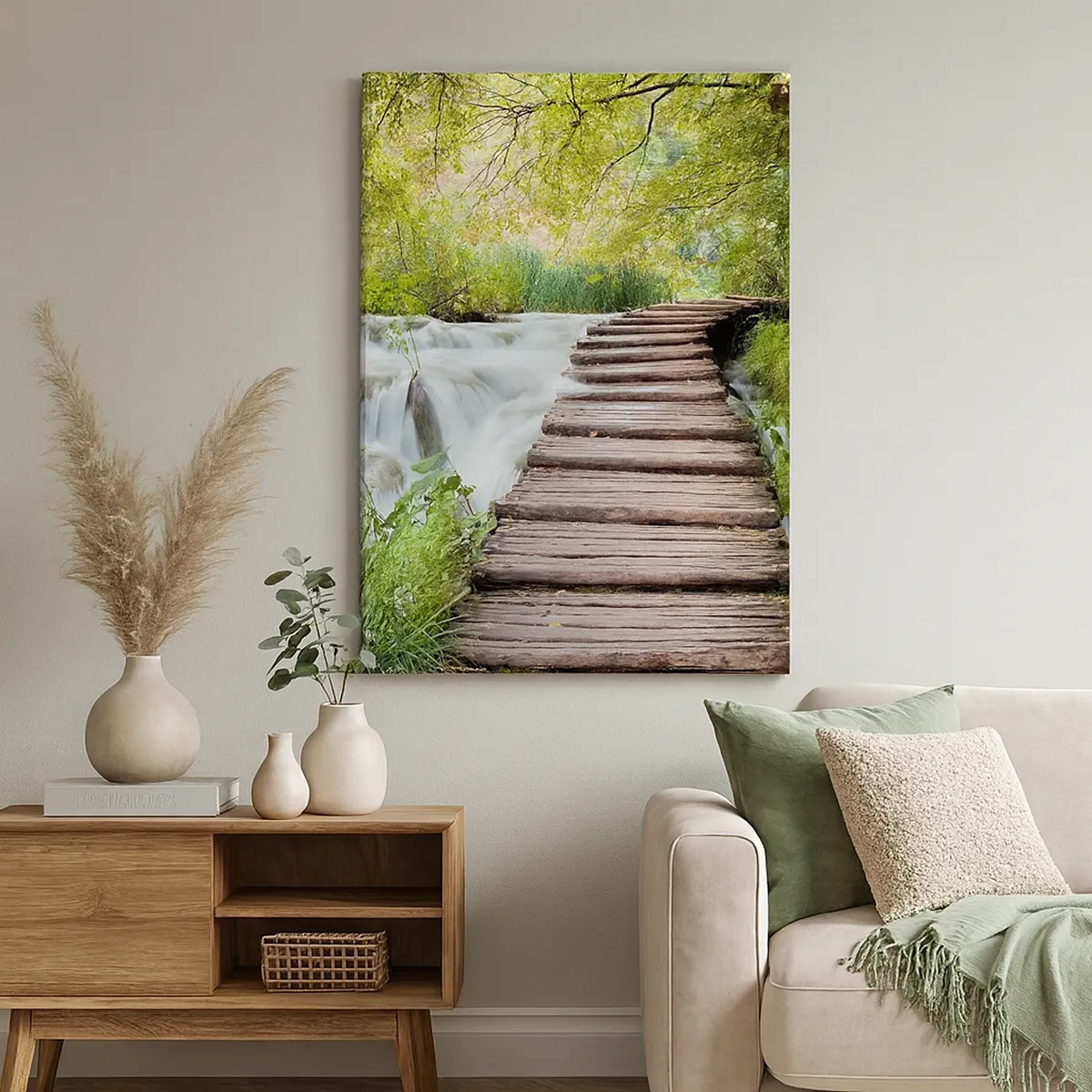 Impression sur toile - Image sur toile - Un pont en bois au-dessus d'une cascade entourée d'une forêt verdoyante. - 50x70cm - L'eau n'est pas si calme - Décoration murale moderne pour le salon et la chambre ARTTOR