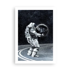 Affiche - Poster - Un astronaute dans l'espace tenant une sphère ressemblant à la Terre. - 50x70cm - Sur la Voie Lactée - Décoration murale moderne pour le salon et la chambre ARTTOR