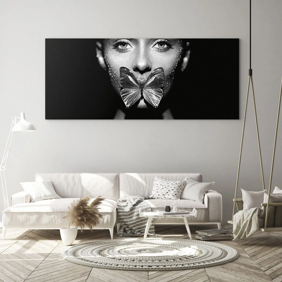 Impression sur verre - Image sur verre - Visage de femme en noir et blanc avec un papillon sur les lèvres - 120x50cm - Baiser papillon - Décoration murale moderne pour le salon et la chambre ARTTOR