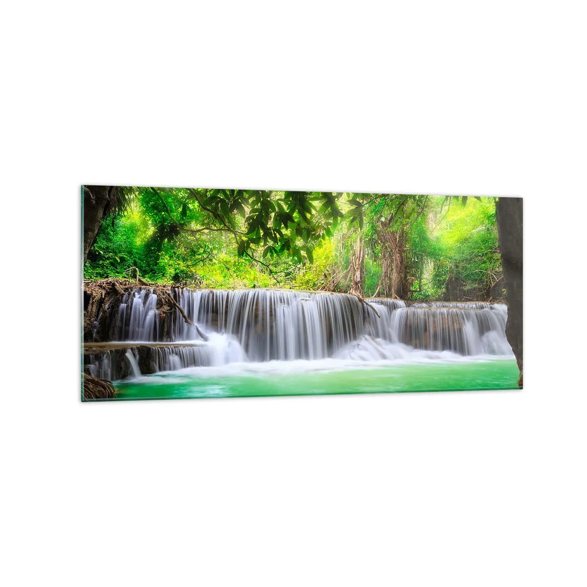 Impression sur verre - Image sur verre - Une cascade verte entourée d'une végétation tropicale dense - 120x50cm - Une cascade de vert - Décoration murale moderne pour le salon et la chambre ARTTOR