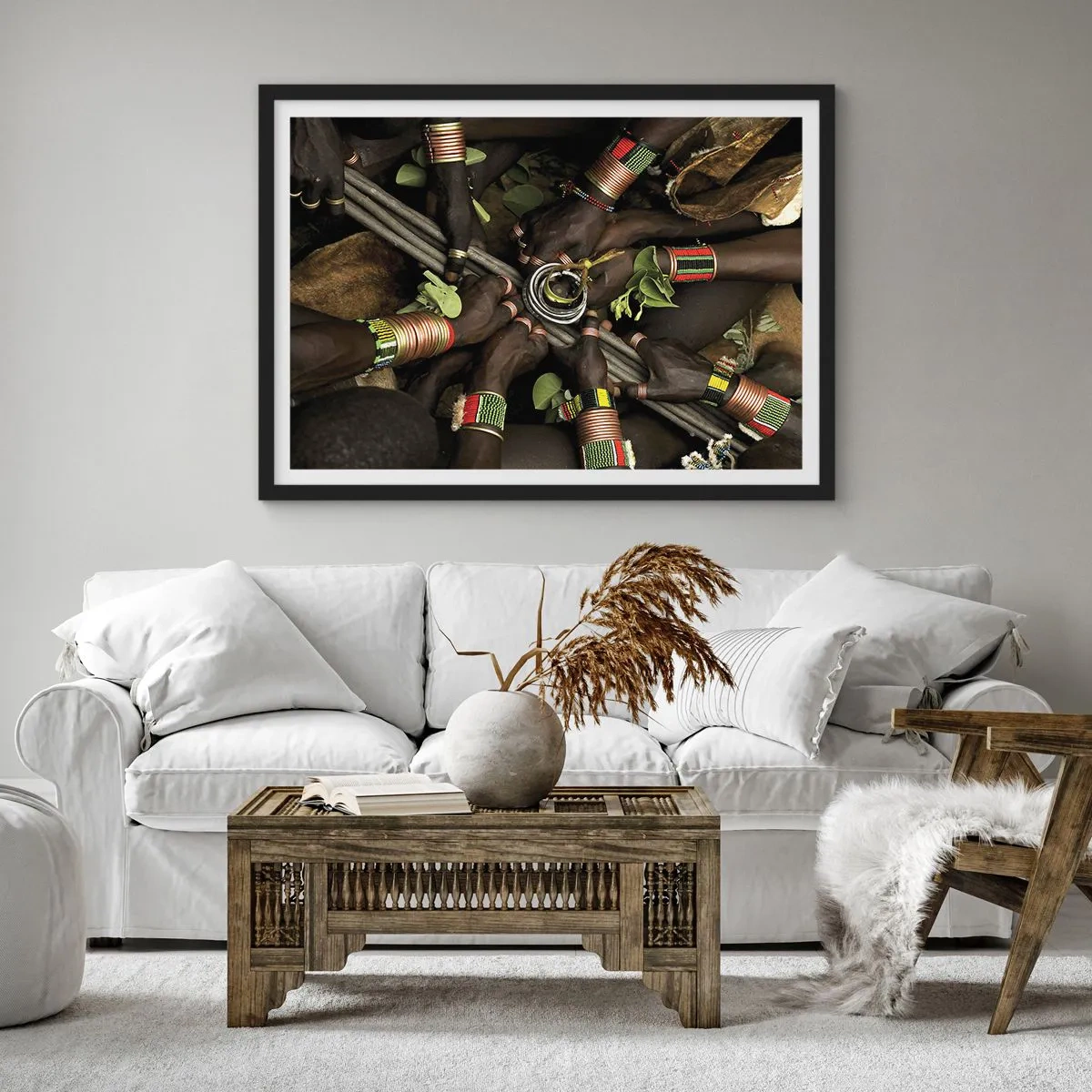 Affiche dans un cadre noir - Poster - Bracelets de main traditionnels dans un groupe de mains - 100x70cm - Nous sommes ensemble - Décoration murale moderne pour le salon et la chambre ARTTOR