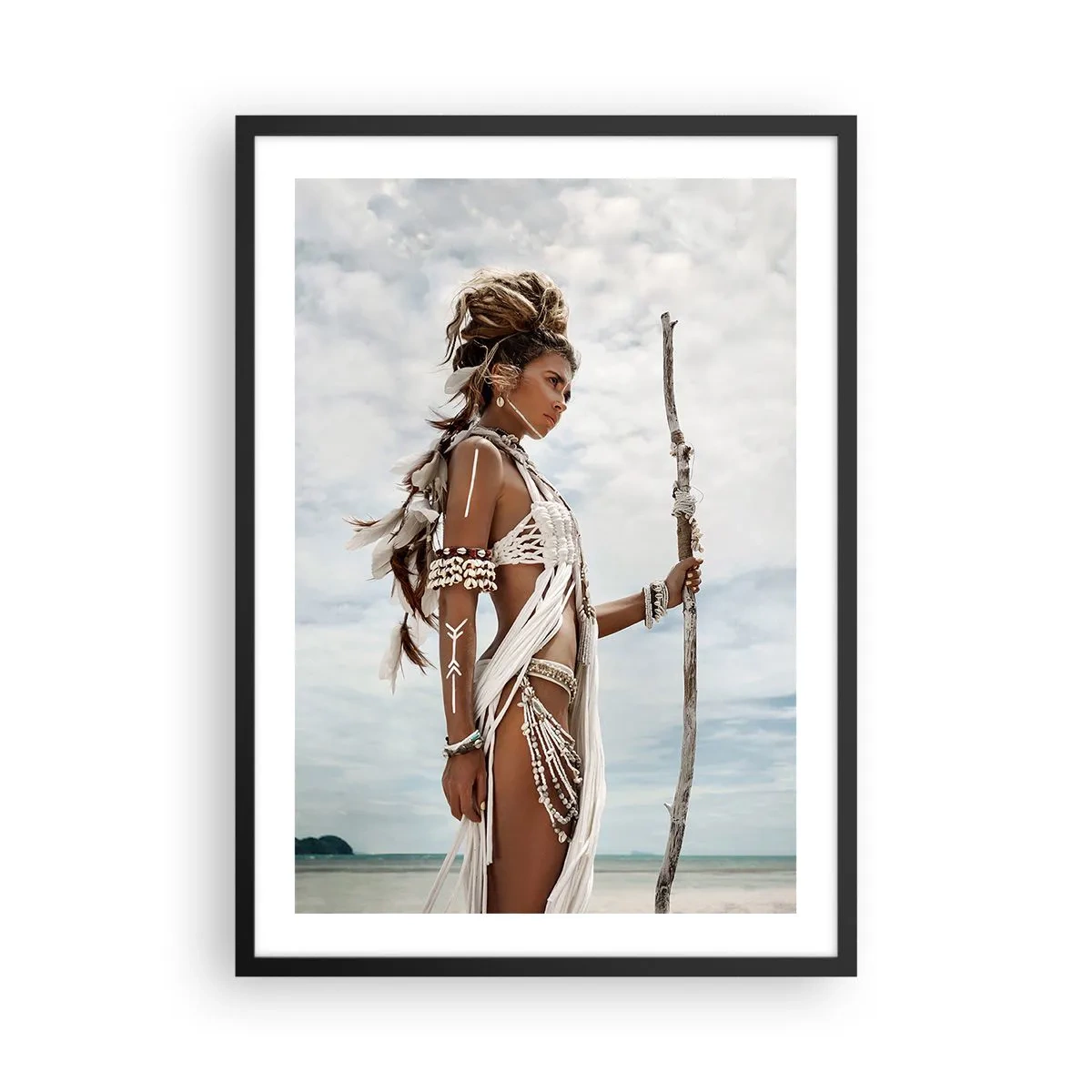 Affiche dans un cadre noir - Poster - Figure stylisée d'une femme dans un décor tropical - 50x70cm - Reine des tropiques - Décoration murale moderne pour le salon et la chambre ARTTOR