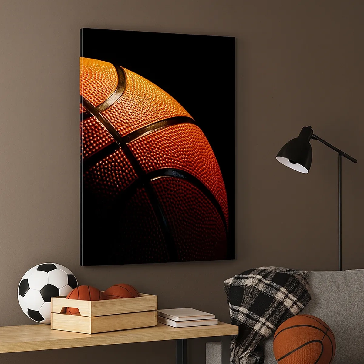 Impression sur toile - Image sur toile - Gros plan d'un ballon de basket sur fond noir - 50x70cm - Belle comme une planète - Décoration murale moderne pour le salon et la chambre ARTTOR