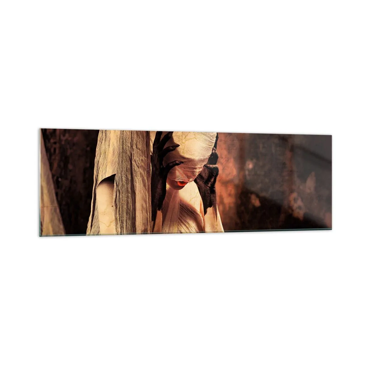 Impression sur verre - Image sur verre - Une femme voilée au style mystérieux sur un fond sombre - 160x50cm - Entre le bon et le mauvais - Décoration murale moderne pour le salon et la chambre ARTTOR