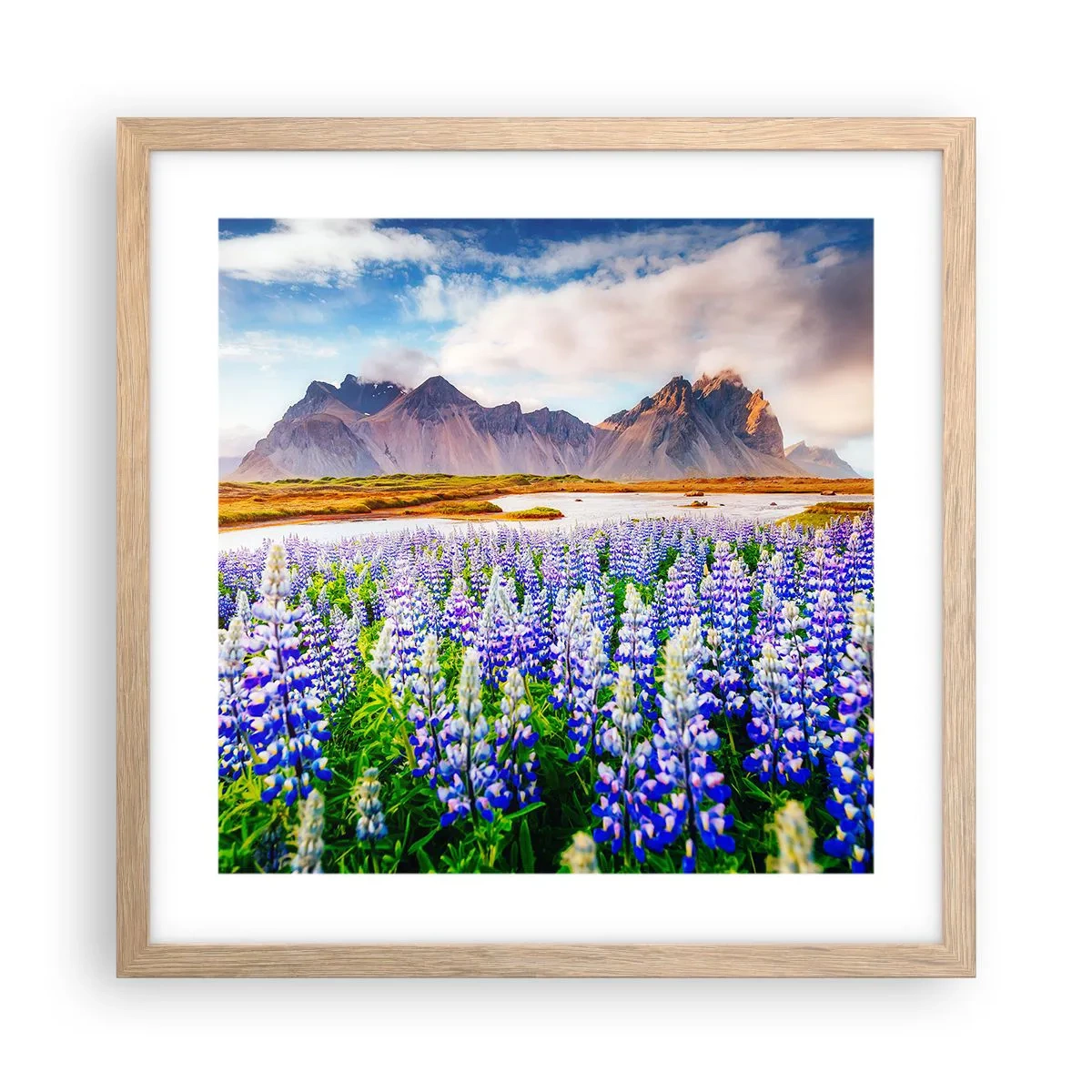 Affiche dans un chêne clair - Poster - La force et l'austérité côtoient la douceur - 40x40 cm