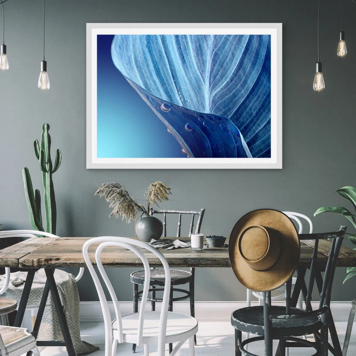 Affiche dans un cadre blanc - Poster - Gouttes cachées du bleu - 70x50 cm