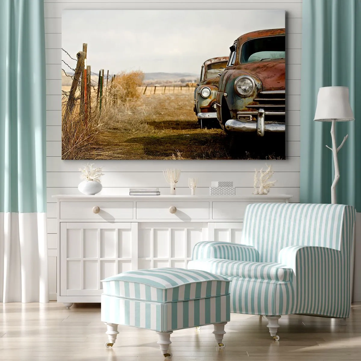 Impression sur toile - Image sur toile - Deux vieilles voitures sur un chemin de terre à côté d'une clôture en bois - 70x50cm - Repos bien mérité - Décoration murale moderne pour le salon et la chambre ARTTOR