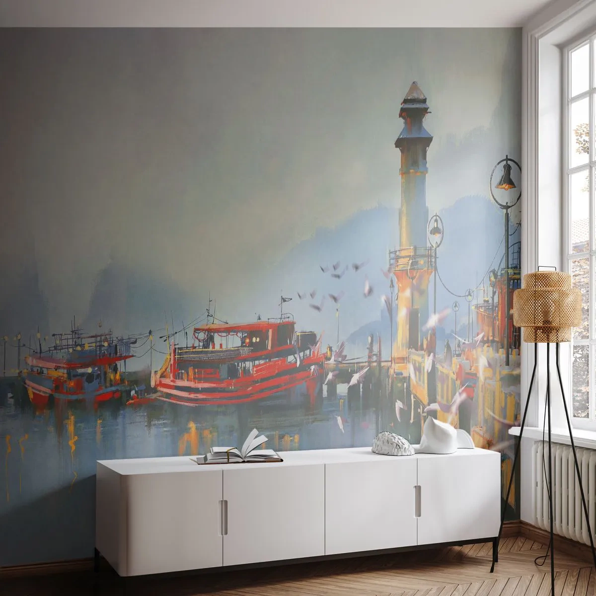 Papier Peint Photo Premium Sand - Un port dans le brouillard avec des bateaux rouges et un phare - 100x70cm - Na końcu świata - Décoration murale moderne pour le salon et la chambre ARTTOR