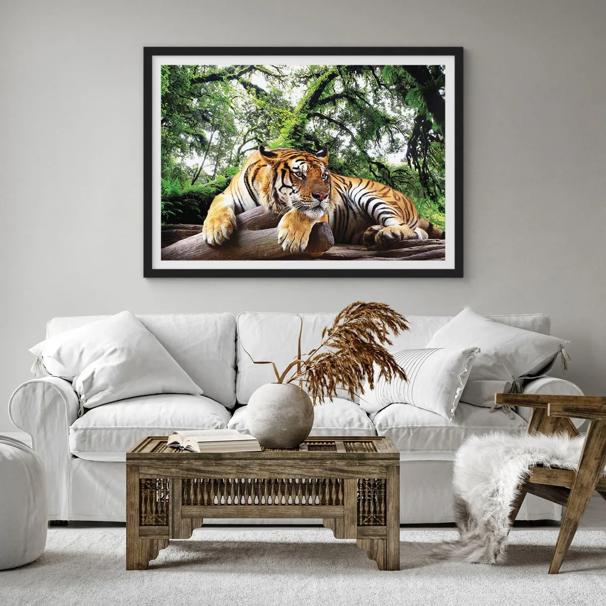 Affiche dans un cadre noir - Poster - Un tigre se reposant dans une forêt tropicale - 70x50cm - Cordialement - Décoration murale moderne pour le salon et la chambre ARTTOR