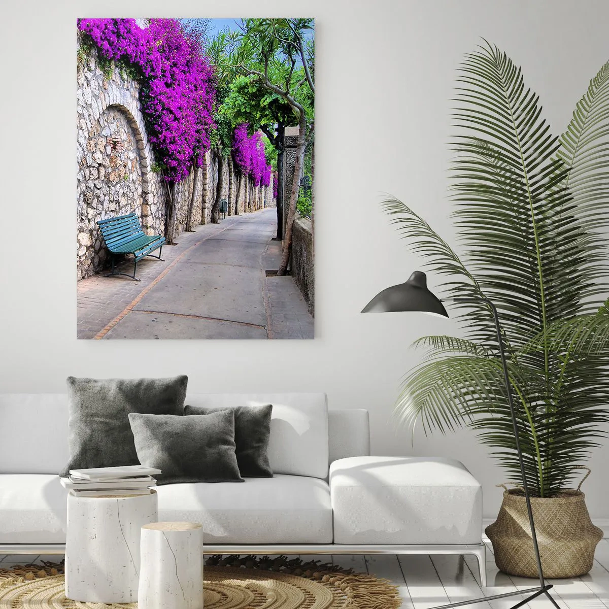 Impression sur verre - Image sur verre - Un mur de pierre avec des fleurs violettes et un banc le long du chemin - 50x70cm - Rencontrons-nous au plus vite - Décoration murale moderne pour le salon et la chambre ARTTOR