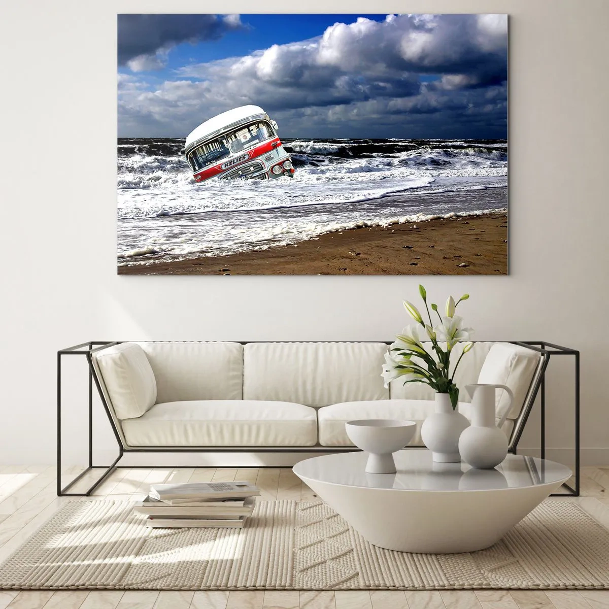 Impression sur verre - Image sur verre - Un vieux bus dans les eaux d'une mer agitée - 120x80cm - Et qu'est-ce qui vous étonne ? - Décoration murale moderne pour le salon et la chambre ARTTOR