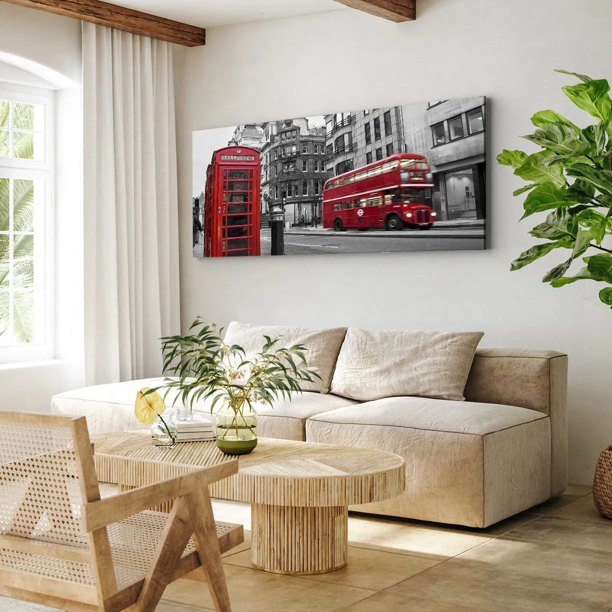 Impression sur toile - Image sur toile - Une cabine téléphonique rouge et un bus à impériale à Londres avec la ville en arrière-plan - 140x50cm - Le plus rouge d'Europe - Décoration murale moderne pour le salon et la chambre ARTTOR