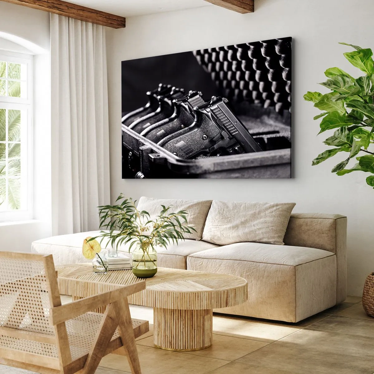 Impression sur toile - Image sur toile - Une image en noir et blanc d'une pile d'armes dans une valise. - 70x50cm - Sport masculin - Décoration murale moderne pour le salon et la chambre ARTTOR